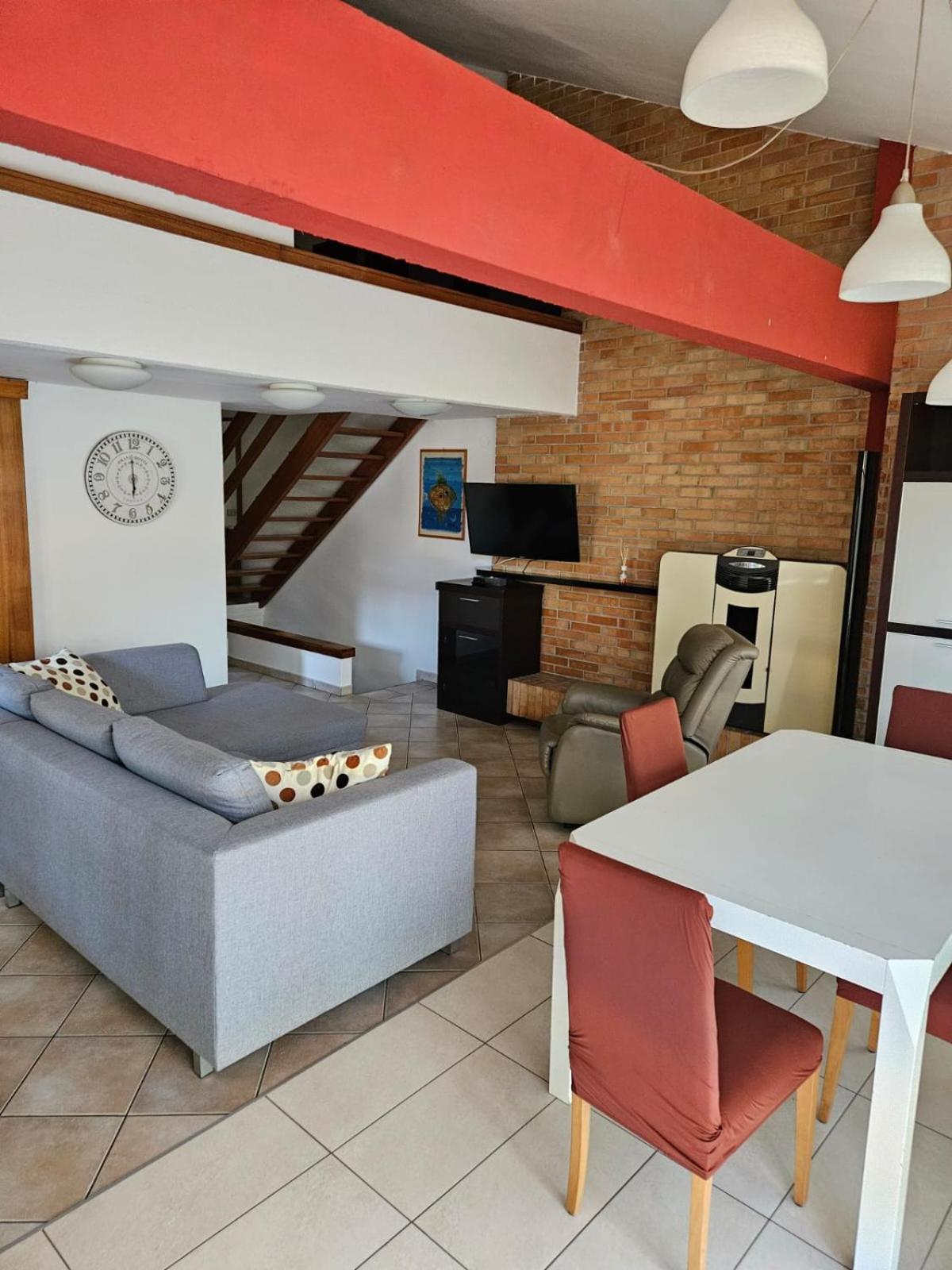 Villa A Schiera Raffinata Con Giardino Λινιάνο Σαμπιαντόρο Εξωτερικό φωτογραφία